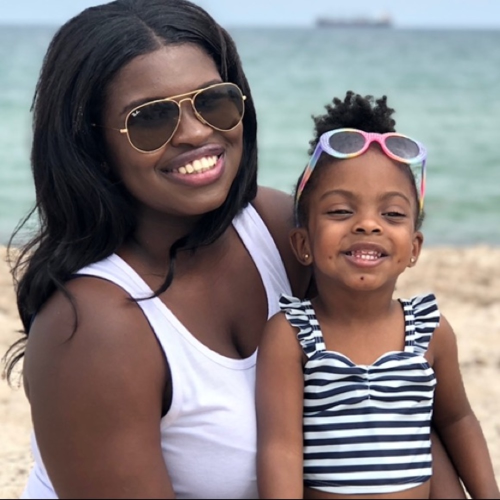 Meet The Posher: @caraelexis